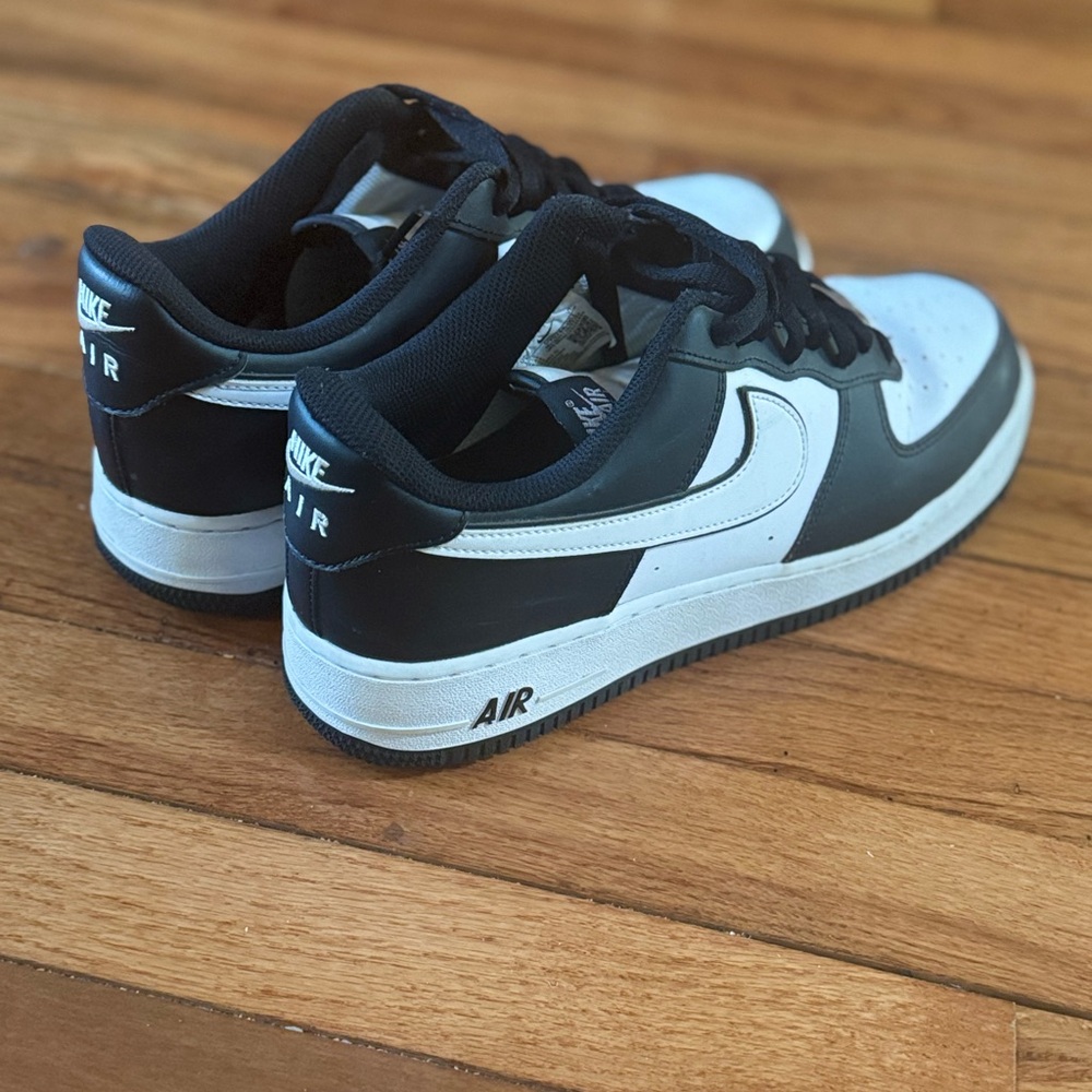 Nike Air Force Low Panda White Swoosh